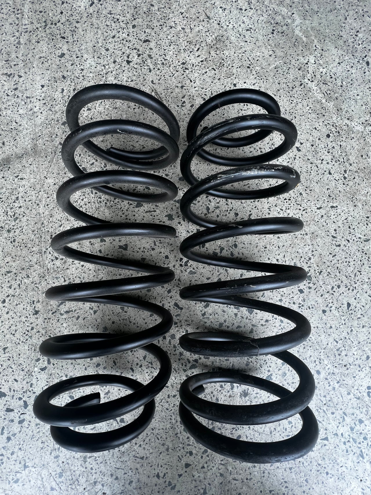 LAND CRUISER 200 SERIES REAR SPRINGS SET – Carbon Offroad