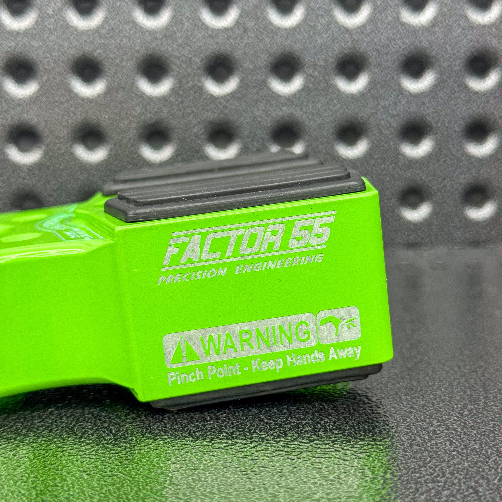 Image of Factor 55 Flatlink Winch Shackle Mount - Green