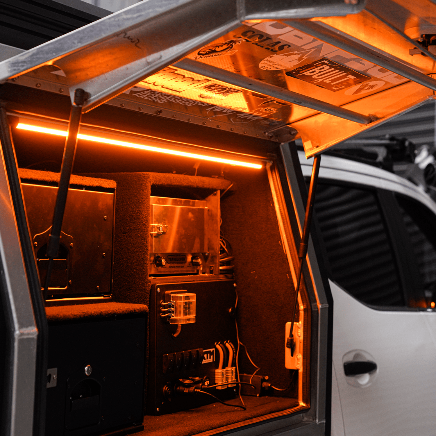 Image of HARDKORR 100cm (1m) Tri - Colour LED Light Bar Kit with Diffuser - RBWTOR100CIGD 1 Hardkorr