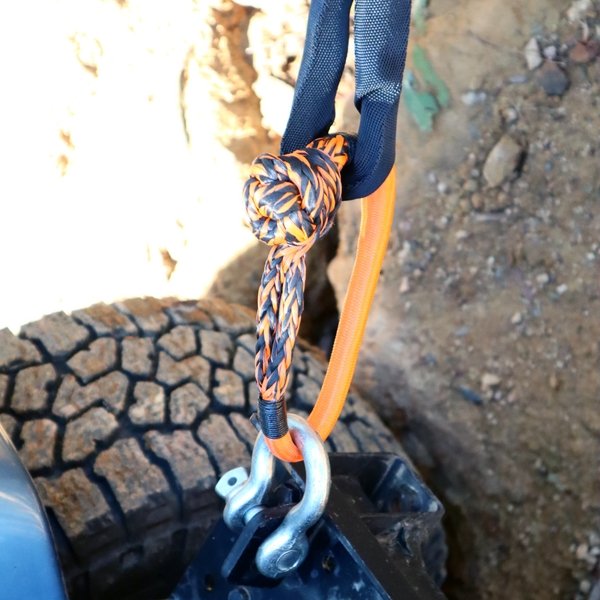 Load image into Gallery viewer, Nato&#39;s Carbon Kinetic Rope 2 x Soft Shackle and Gear Cube Combo Deal - Carbon Offroad

